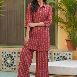 SANSKRUTIHOMES Red Printed Longline Pure Cotton Shirt with Lounge Pants image 5