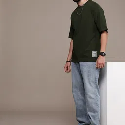 roadster Men Solid Round Neck Pure Cotton Green T-Shirt image 4