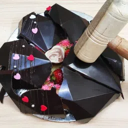 bakingequipment Pinata Diamond Heart Shape Chocolate Cake Mould With Wooden Hammer. Pinata Diamond Heart Shape Chocolate Cake Mould With Wooden Hammer. Mallet image 4