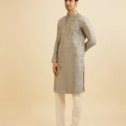 manyavar Men Silk Blend Kurta Pyjama Set image 5