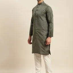 SOJANYA Men Green Ethnic Motifs Kurta with Churidar & Nehru Jacket image 5