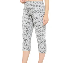 ddaspration Women Multicolor Capri image 4