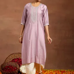 libas Women Embroidered Silk Blend Straight Kurta image 5