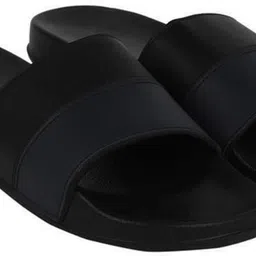 hummel Men Slides image 4