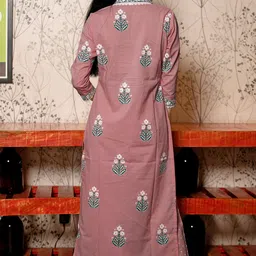 divastri Women Cotton Rayon Kurta Pant Dupatta Set image 3