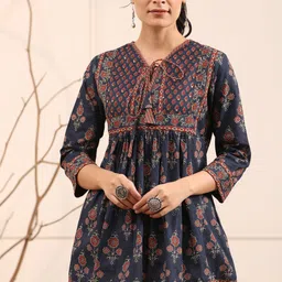 rain & rainbow Women Floral Print Pure Cotton A-line Kurta-picture-18