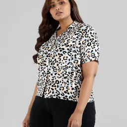 instafab plus Women Regular Fit Printed Spread Collar Casual Shirt image 3