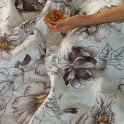 kixta Self Design Double Comforter for Heavy Winter image 3