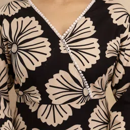 dressar Women Floral Print Viscose Rayon Straight Kurta image 5