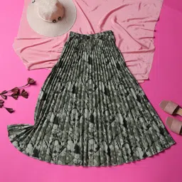 zwerlon Women Printed A-line Green Skirt image 1