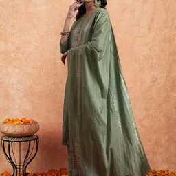 Royal Export Floral Embroidered Round Neck Straight Kurta With Trousers & Dupatta image 3