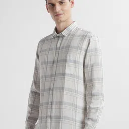 Peter England Casuals Men Slim Fit Opaque Checked Casual Shirt image 2