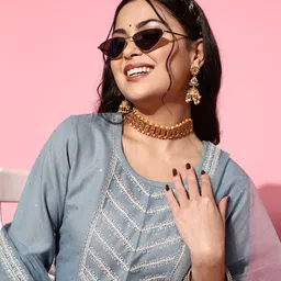 SheWill Women Ethnic Motifs Silk Blend Hyper Texture Kurta Set image 2