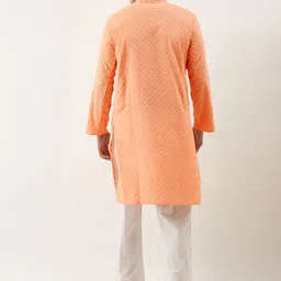 SWAGG INDIA Men Peach-Coloured Ethnic Motifs Embroidered Chikankari Kurta image 3