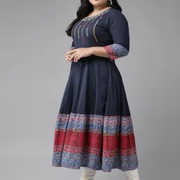 YASH GALLERY Women Plus Size Navy Blue Printed Thread Work Cotton Panelled Anarkali Kurta image 3