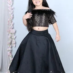 THE LITTLE CELEBS Girls Embellished Sequinned Ready to Wear Lehenga &-picture-57