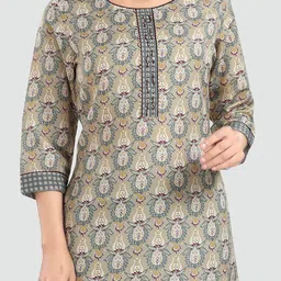 Saree Swarg Green & Yellow Geometric Printed Kurti image 5