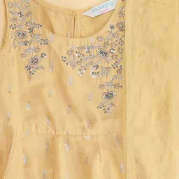 AKKRITI BY PANTALOONS Girl Ethnic Motifs Embroidered Pure Kurta & Trousers With Dupatta image 5