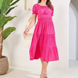 Styli Women Textured Print Tie Up Neck Tiered Midi Dress-image-23