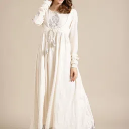 Varanga Women Off White Floral Embroidered Anarkali Kurta-picture-38
