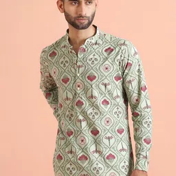 KISAH Men Geometric Thread Work Yoke Designed Anarkali Short Kurta-picture-21