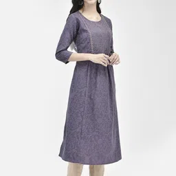 Span Women Embroidered Flared Sleeves Thread Work Anarkali Kurta image 3