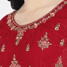 Sangria Red & Gold-Toned Embroidered Velvet Lehenga Choli image 2