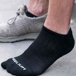 Heelium Men Pack of 2 Odour-Free Breathable Anti-Bacterial Bamboo Ankle Length Socks image 2