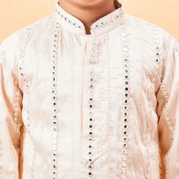 VASTRAMAY Boys Ethnic Motifs Embroidered Mirror Work Kurta with Patiala image 4