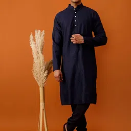 Streaks & Crosses Ethnic Motifs Regular Kurta with Churidar image 1