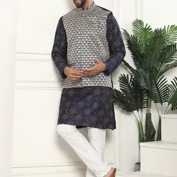 SOJANYA Men Floral Printed Regular Pure Cotton Kurta with Churidar image 3