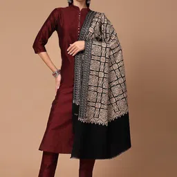 SWI Stylish Floral Embroidery Aari Work Shawl-picture-23