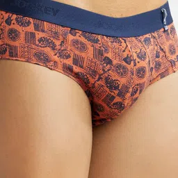 Jockey Men Orange Printed Basic Briefs image 2