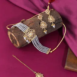 Yellow Chimes Gold Plated Grey Beaded Chokker Jewellery set with Maangtikka image 2