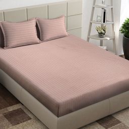 Arrabi Red & White Geometric Printed 300 TC King Bedsheet with 2 Pillow Covers-picture-7