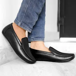 Bxxy Men Textured Leather Formal Slip-On Shoes image 3