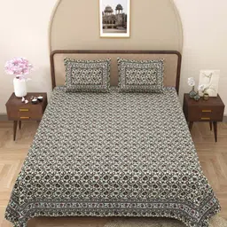 Plarsh Comfort White & Purple Floral 180 TC King Bedsheet with 2 Pillow Covers image 2