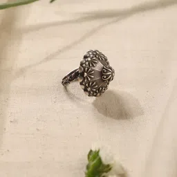 trueBrowns Silver-Plated Floral Adjustable Finger Ring image 1