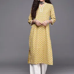 Varanga Women Ethnic Motifs Printed Cotton Kurta-picture-38