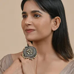 TEEJH Silver-Plated Stone-Studded & Beaded Finger Ring image 5