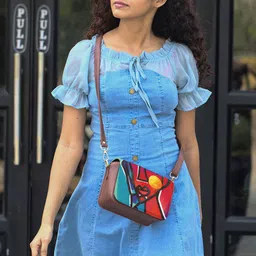 Kalankit Graphic Printed Vegan Leather Zip detail Sling Bag image 5