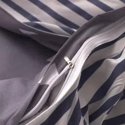 JC HOME Grey & White Geometric Printed Bedding Set & 2 Pillow Covers & Quilt Cover image 2