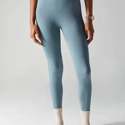 CAVA Aspire V-Waist Leggings-picture-10