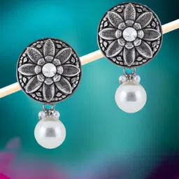 OOMPH Contemporary Drop Earrings image 1