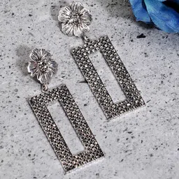 SOHI Silver-Plated Stone-Studded Floral Shaped Drop Earrings-picture-35
