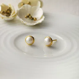 MANNASH Gold-Plated Off White Classic Studs Earrings image 3