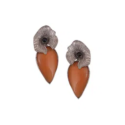 TOS Classic Studs Earrings image 3