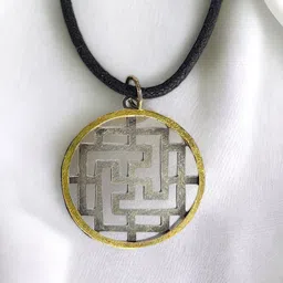 Goldnera Men 925 Sterling Silver-Plated Circular Pendant with Chain image 5