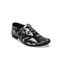 BAESD Boys Printed Buckle Detailed Loafers image 5