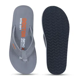 DOCTOR EXTRA SOFT Men Printed Thermo-Resistant Anti-Bacterial Ortho Relax Thong Flip-Flops image 3